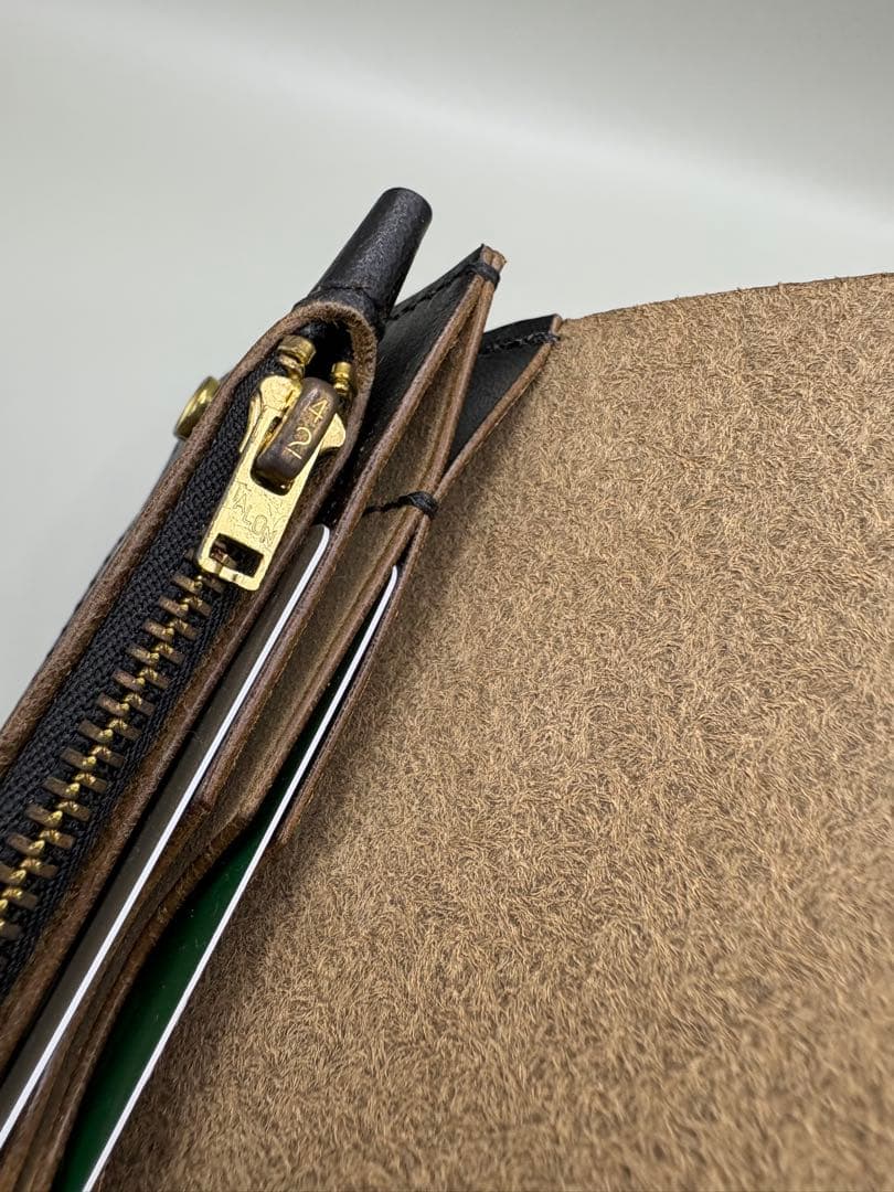 ミドルトラッカーウォレット　ホースバット (MARYAM社) 茶芯ブラック