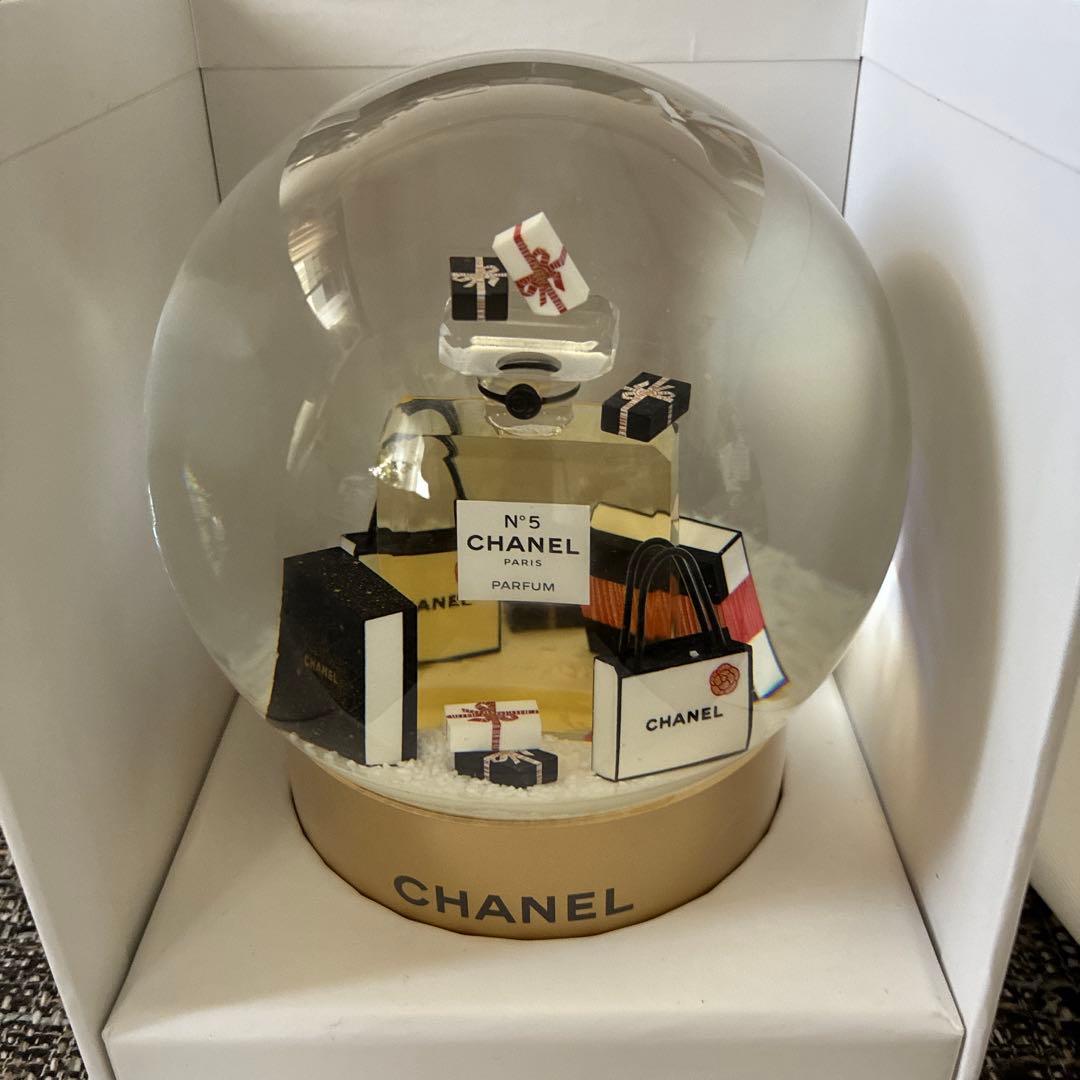 CHANEL スノードーム