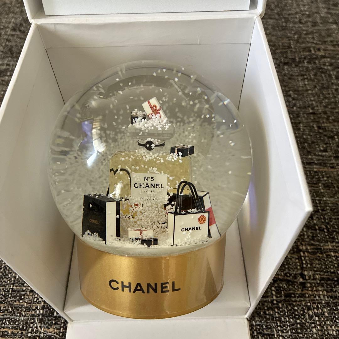 CHANEL スノードーム