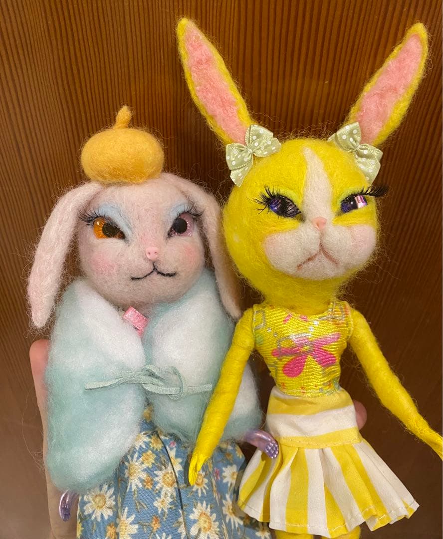 うさぎ　羊毛フェルト　個性的　つけまちゃん