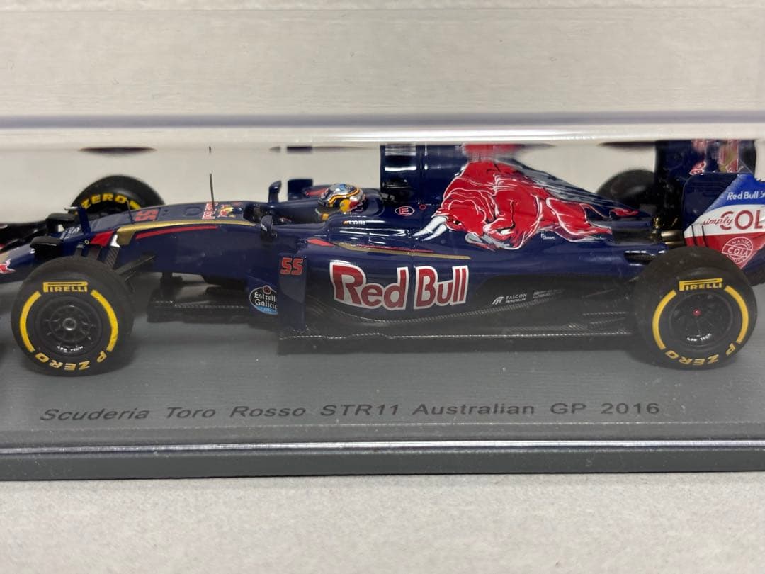希少品Scuderia Toro Rosso STR11 2016 ミニカー