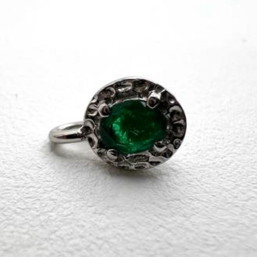 プラチナpt900ペンダントトップ　エメラルド　0.16ct 0.96 g
