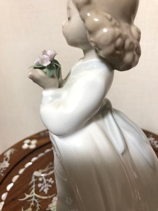 ポーセリン人形　『大好きなお花』NAO