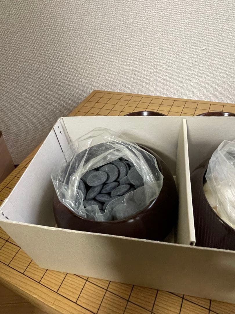 【極美品】高級 囲碁セット 本榧 ヘソ 脚付き 蛤碁石 盤覆付き