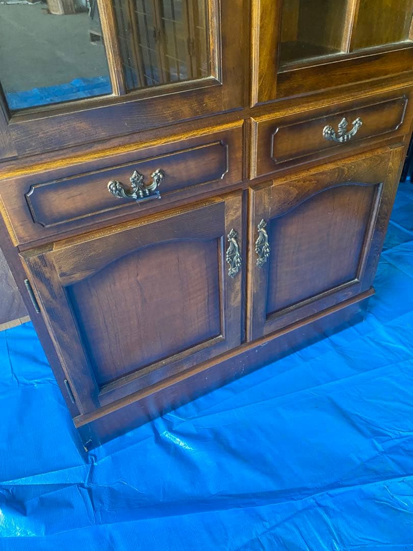 カリモク　コロニアル　食器棚　昭和レトロ　家具　キャビネット