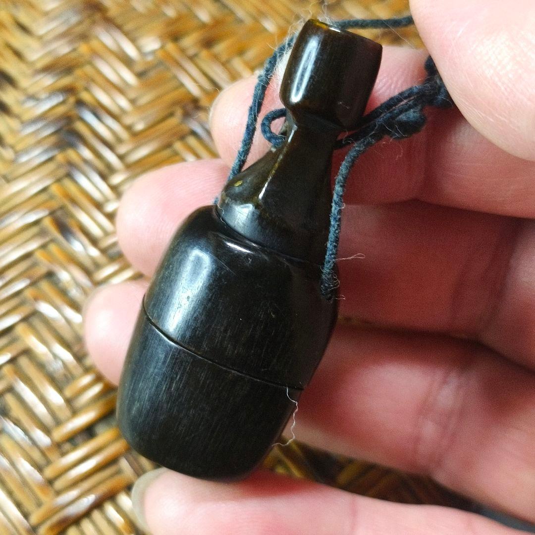 江戸骨董 根付 水牛角細工 印鑑と朱肉入れ 古美術 旧家蔵出し 蒐集家放出 珍品