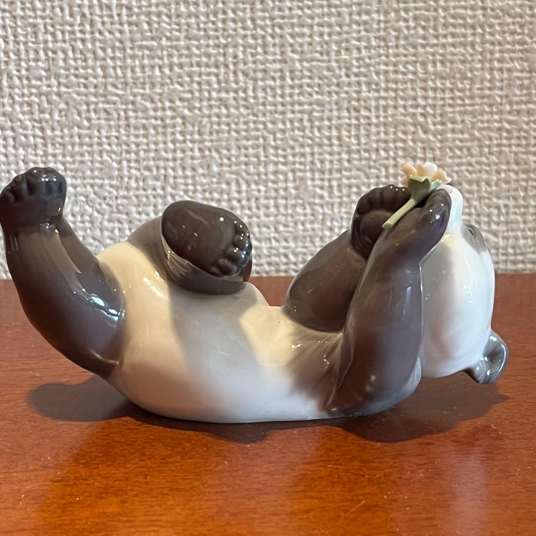 超美品　リヤドロ　パンダ　ピンクの花　フィギュリン　人形　陶器　置物　B