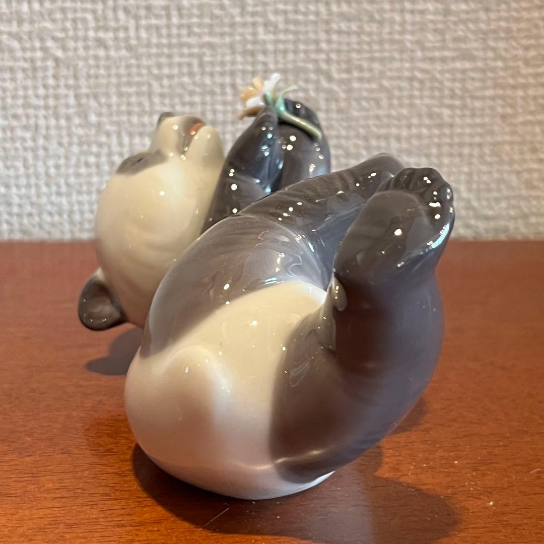 超美品　リヤドロ　パンダ　ピンクの花　フィギュリン　人形　陶器　置物　B