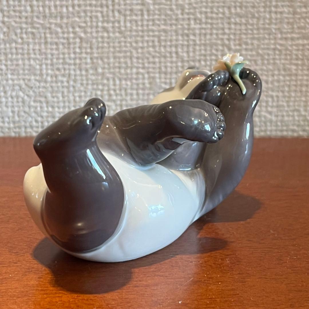 超美品　リヤドロ　パンダ　ピンクの花　フィギュリン　人形　陶器　置物　B