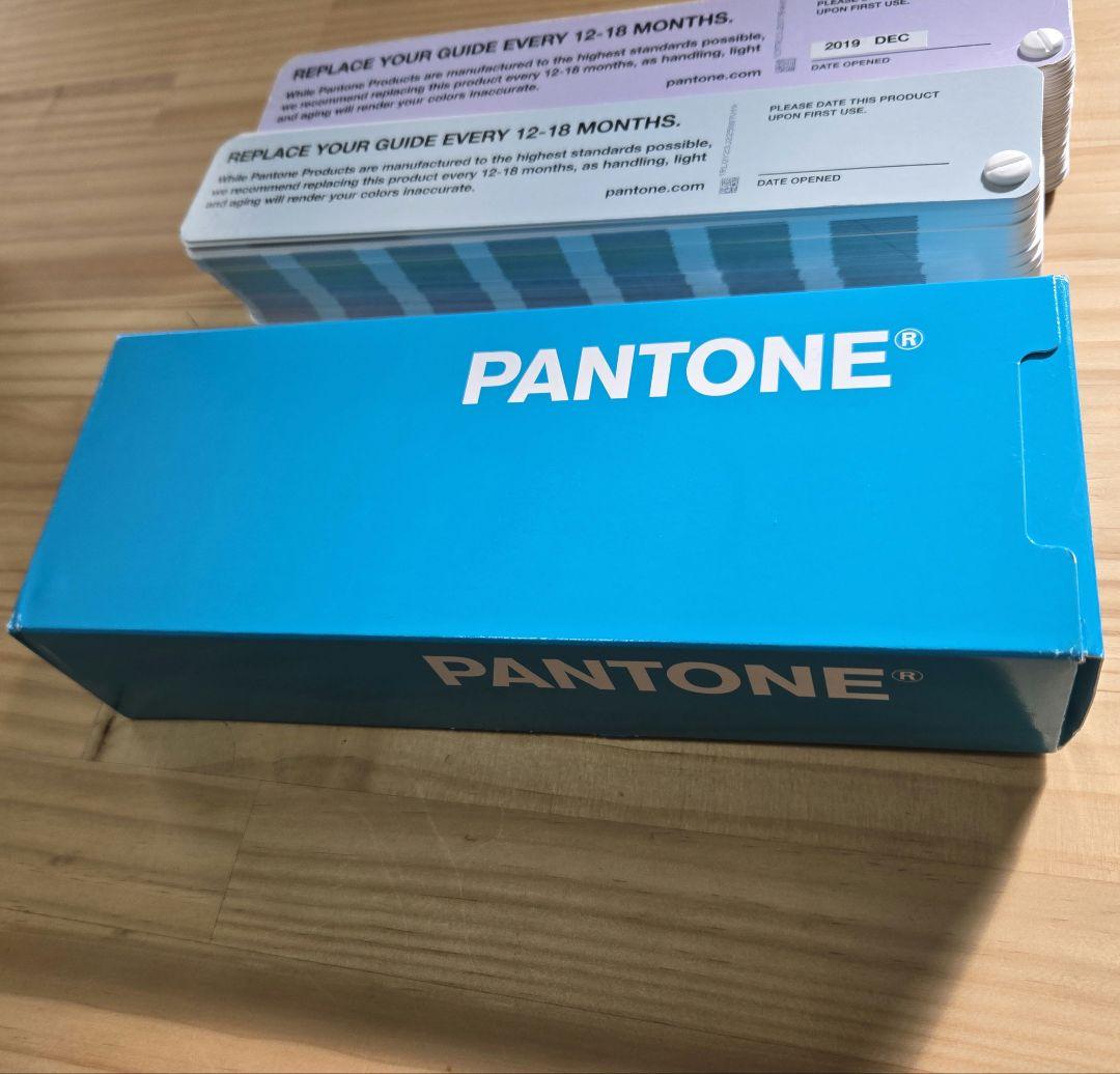 PANTONE色見本THE PLUS SERIESE FORMULA GUIDE