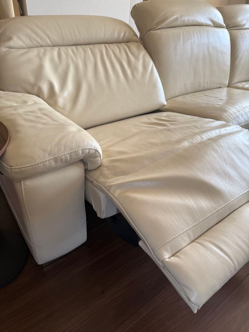 美品！大塚家具。 ホワイト本革ソファ リクライニング機能付き