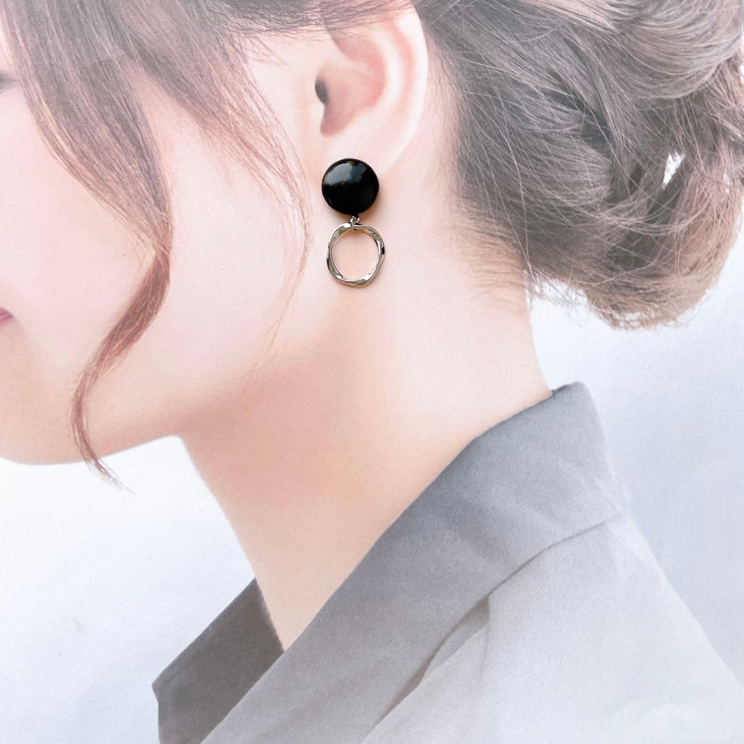 ハンドメイド ピアス イヤリング No.303 レザー×シルバーリング - メルカリ