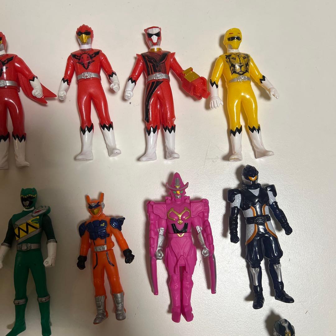 戦隊ヒーロー ソフビ まとめ売り 23体 仮面ライダー - メルカリ