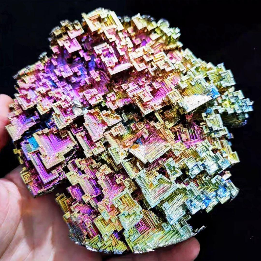 絶品　ビスマス結晶　ビスマス晶簇 597g【レインボーファクトリー】