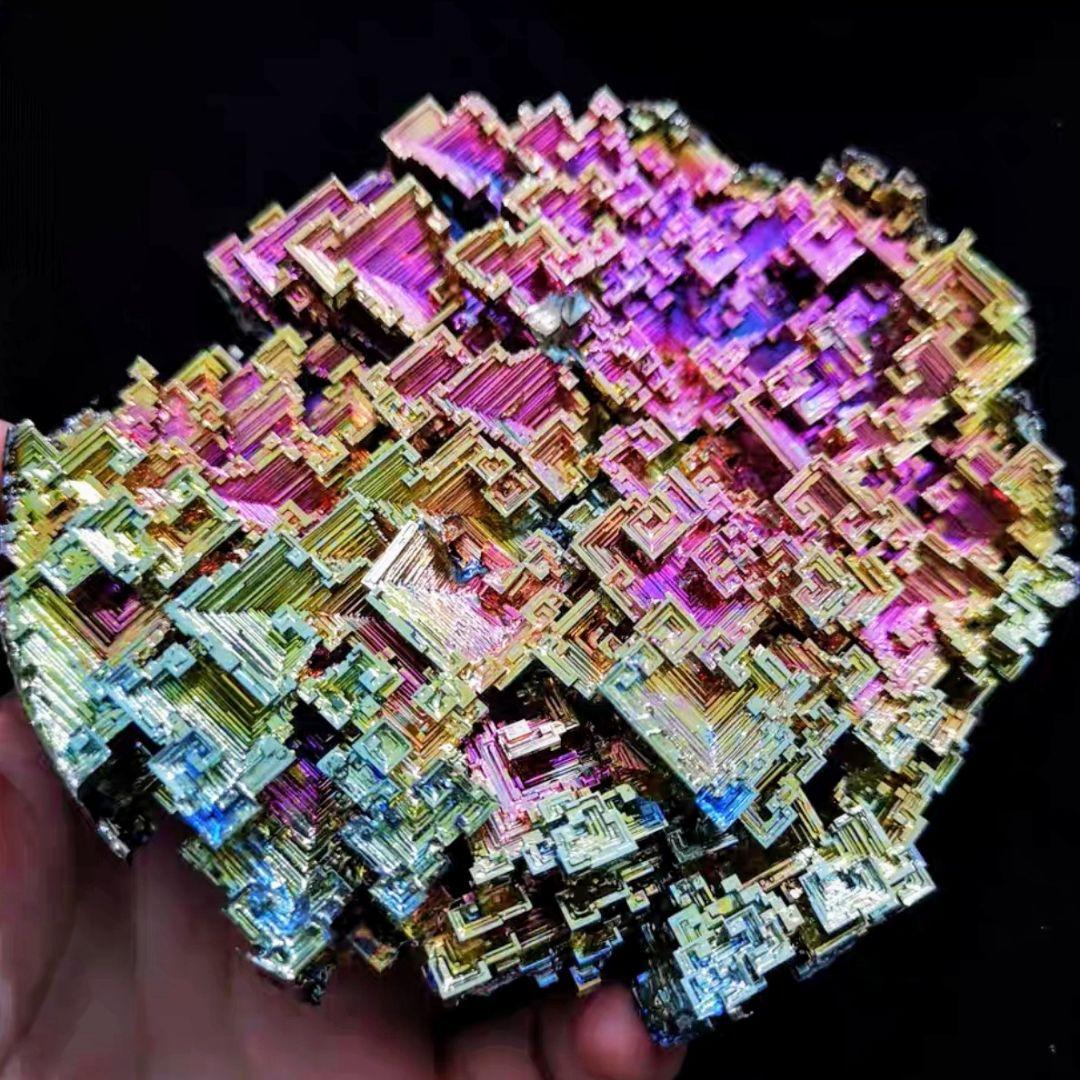 絶品　ビスマス結晶　ビスマス晶簇 597g【レインボーファクトリー】