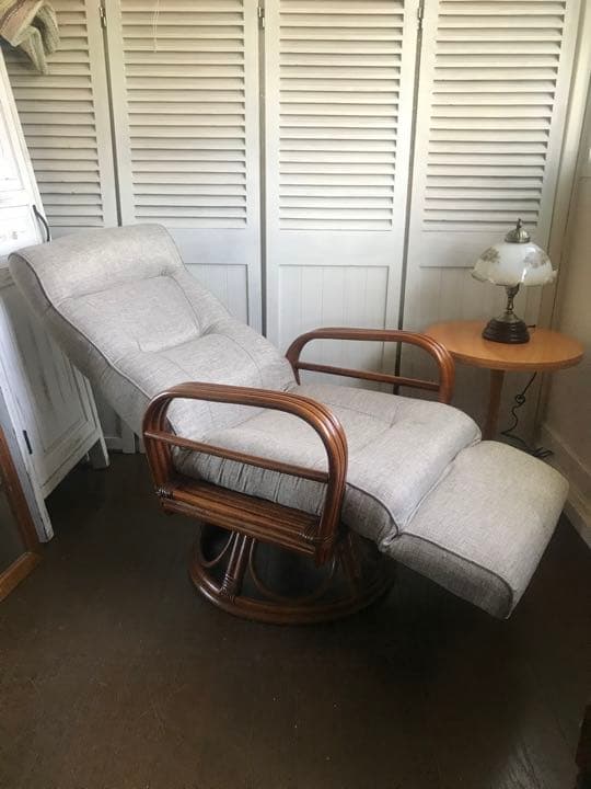 籐 フット付きリクライニング　回転座椅子 ラタン