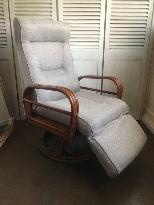 籐 フット付きリクライニング　回転座椅子 ラタン