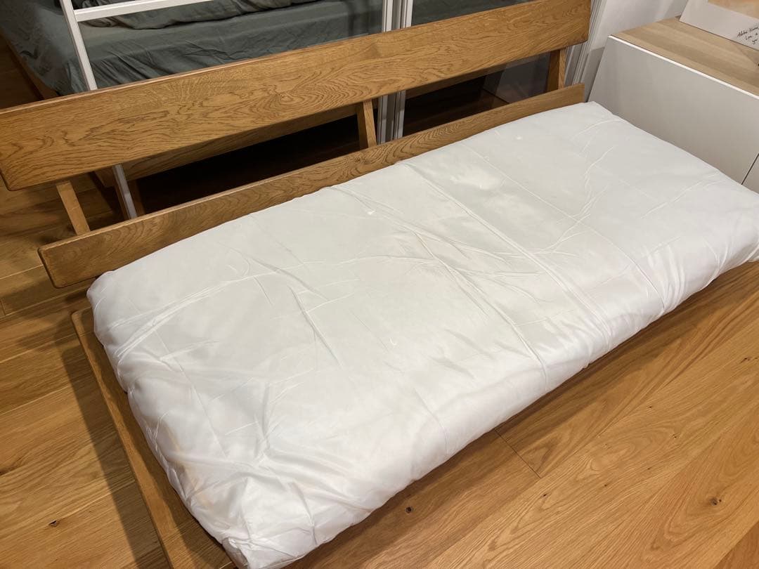 カバーが洗えるオーク材のフェザー入りローソファー ＜幅165cm＞