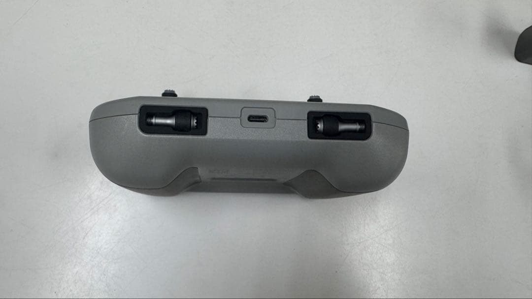 DJI コントローラー 1Nかとおもわれます。