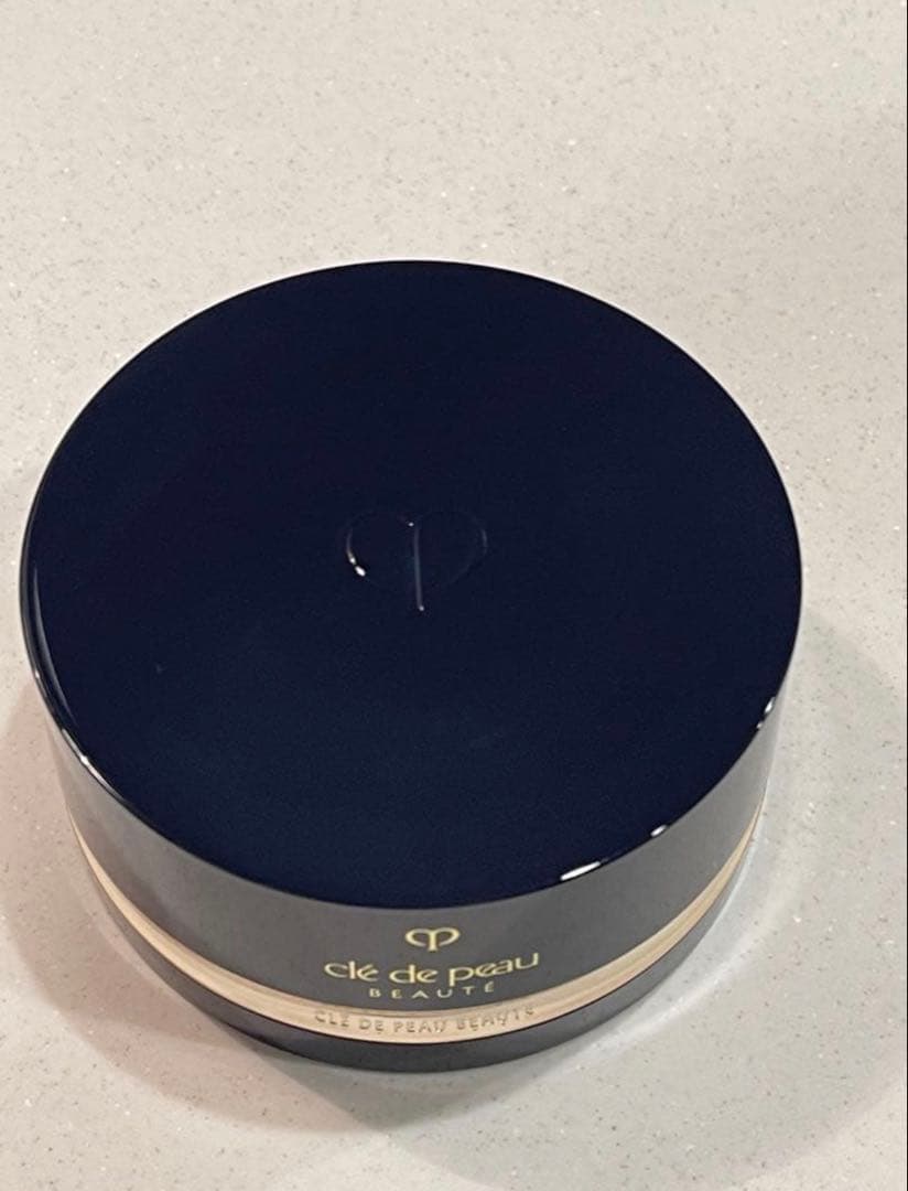 クレ・ド・ポー ボーテ ルースパウダー 透明