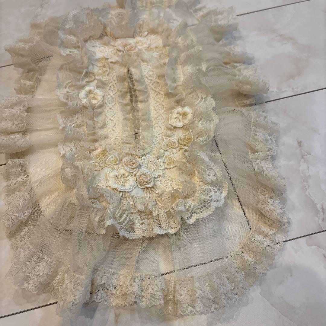 ヒスクローネ　フリル付きティッシュボックスカバー