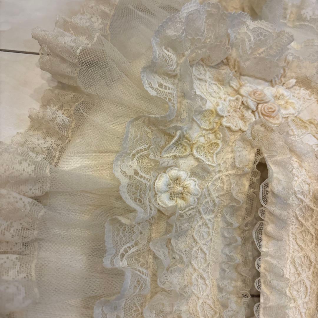 ヒスクローネ　フリル付きティッシュボックスカバー