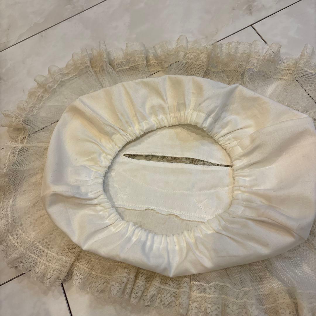 ヒスクローネ　フリル付きティッシュボックスカバー