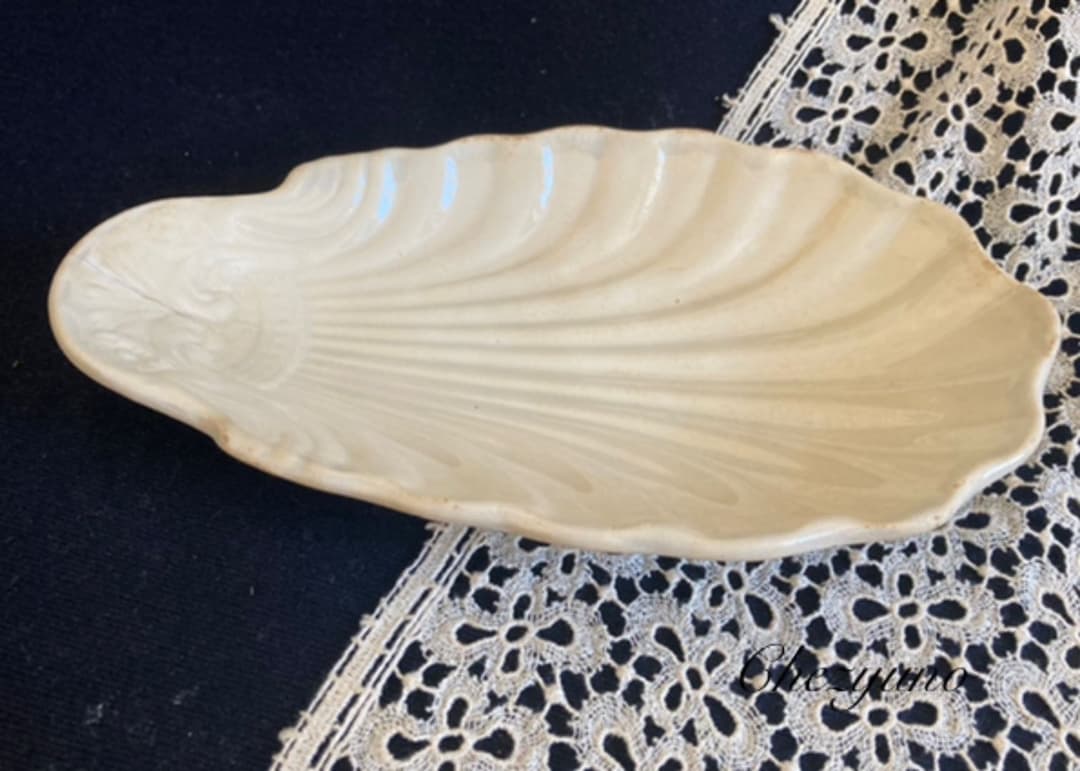 フランスアンティーク クレイユモントロー 枯れた シェル型ラビィエ