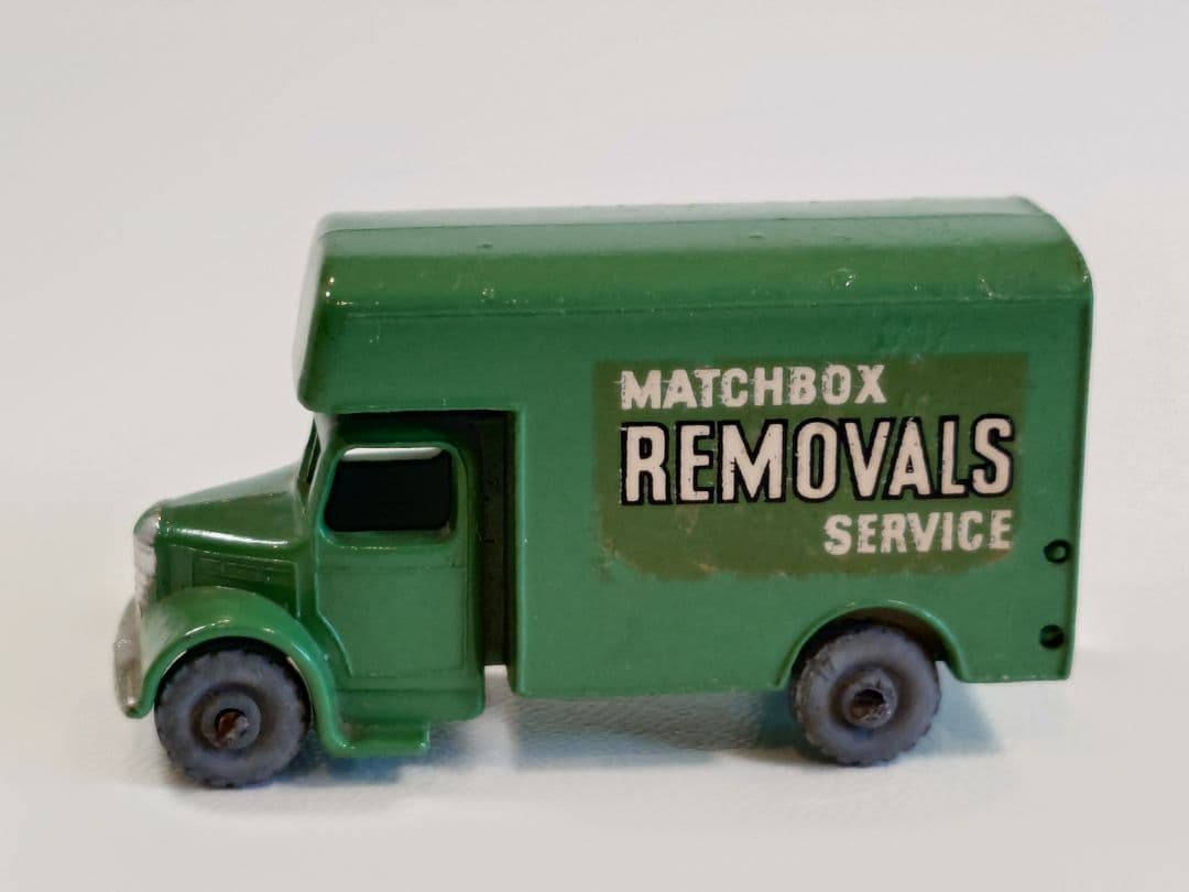 ミニカー MATCH BOX No.17 BEDFORD VAN REMOVALS