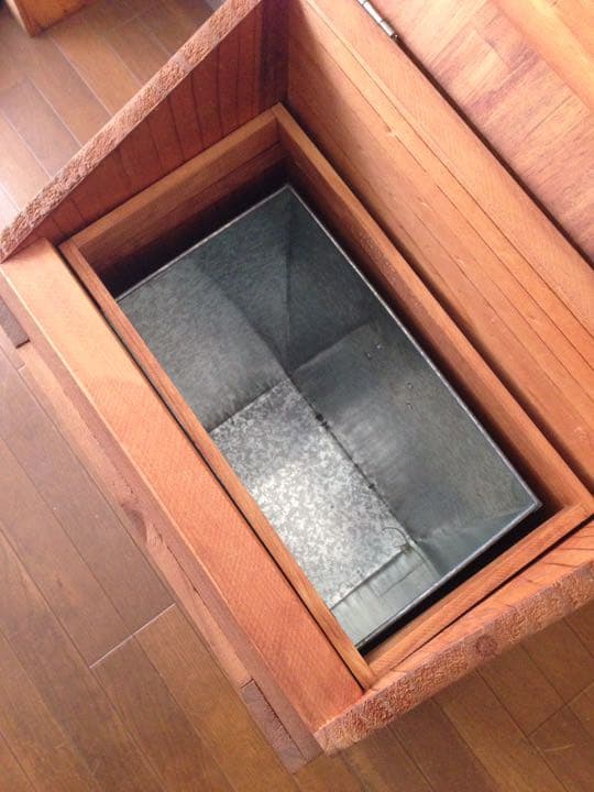 雰囲気のある『TRASH』木製のゴミ箱　ダストボックス