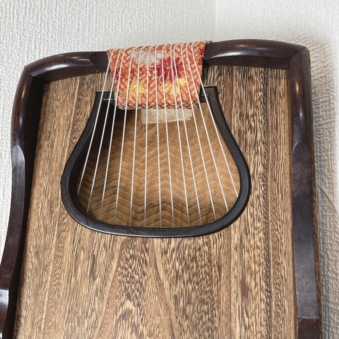 桃三郎 演奏会用　子持ち綾杉彫り　琴　13弦　玉緑包み柏葉　くり甲　保作