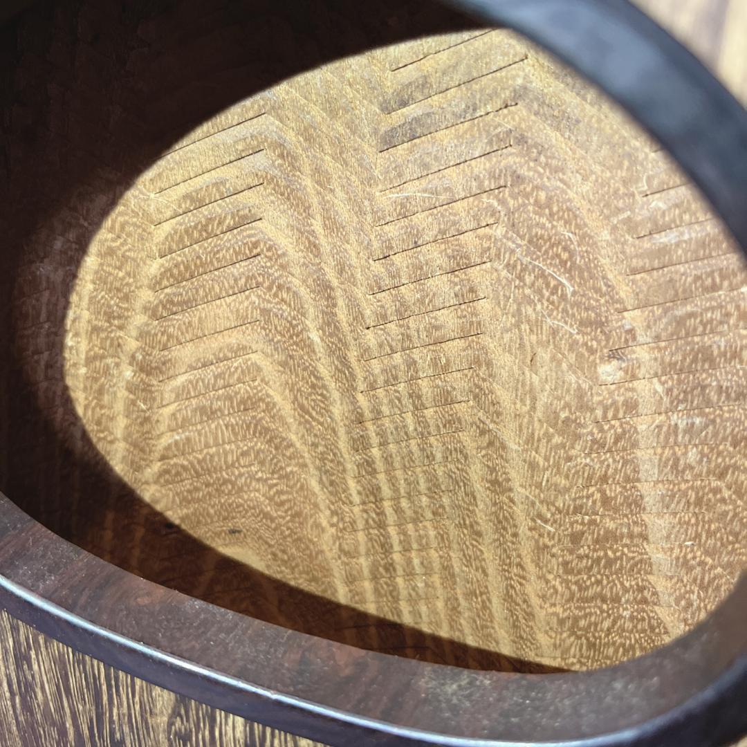 桃三郎 演奏会用　子持ち綾杉彫り　琴　13弦　玉緑包み柏葉　くり甲　保作