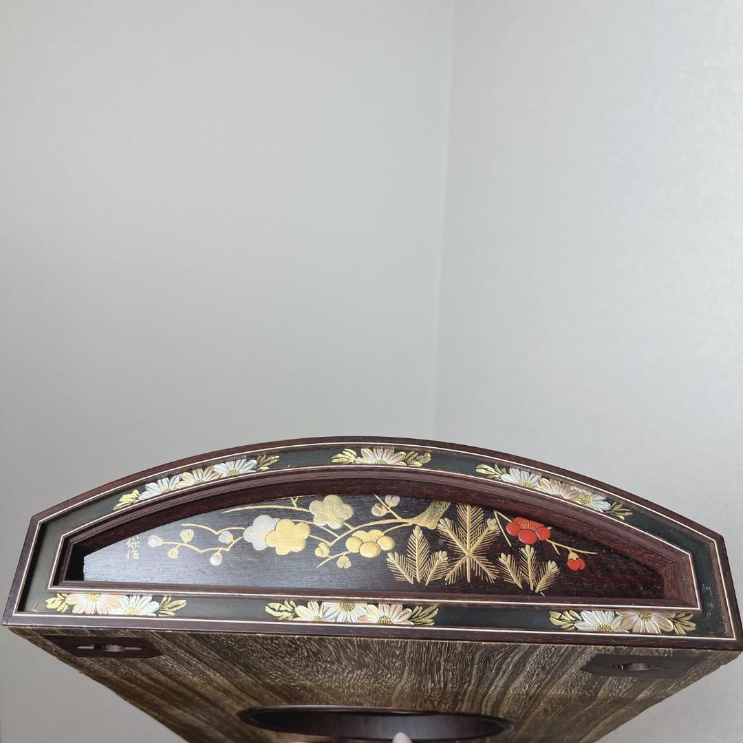 桃三郎 演奏会用　子持ち綾杉彫り　琴　13弦　玉緑包み柏葉　くり甲　保作