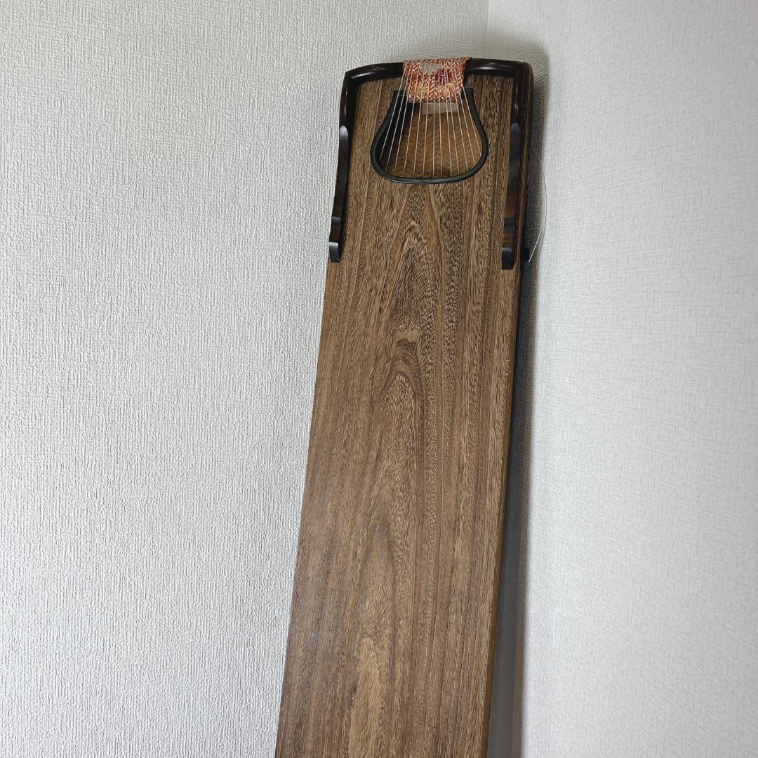 桃三郎 演奏会用　子持ち綾杉彫り　琴　13弦　玉緑包み柏葉　くり甲　保作