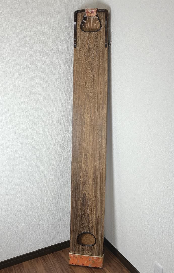 桃三郎 演奏会用　子持ち綾杉彫り　琴　13弦　玉緑包み柏葉　くり甲　保作