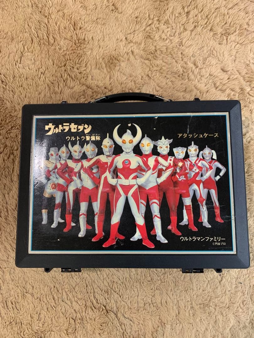 ポピー　キングザウルスシリーズ　ウルトラマン　ソフビ　セット　(ケースはオマケ)