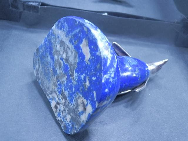 ラピスラズリ　銀のコートを着たペンギン　ペン銀