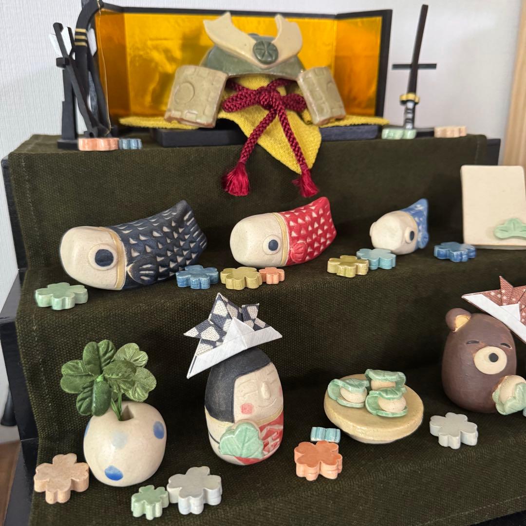 極美品★岡崎順子 陶器製 五月人形 (黒)兜付き 3段飾り