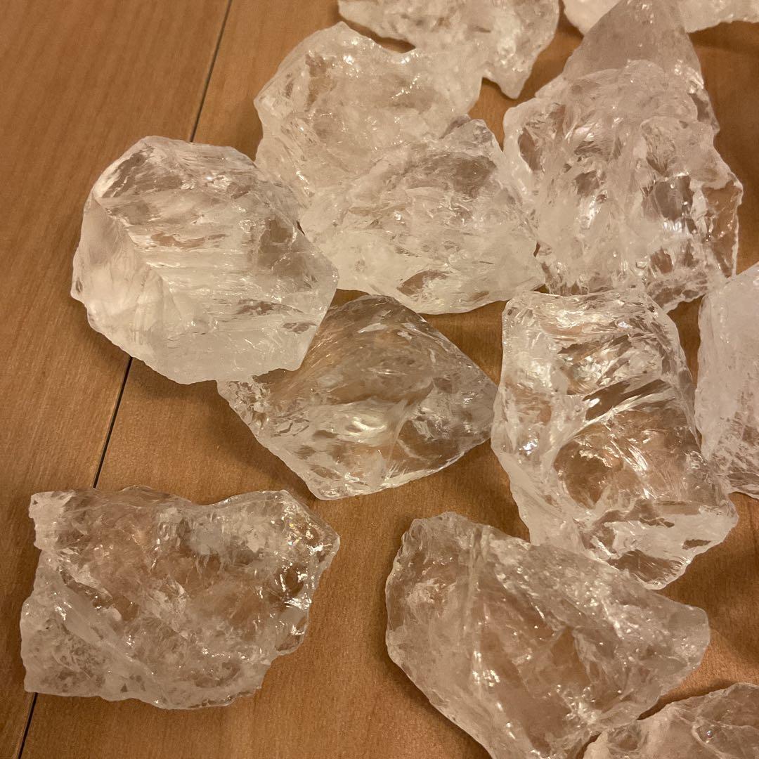 ラスト1点！ マダガスカル産　かち割り水晶　ガラスと真鍮のトレーセット