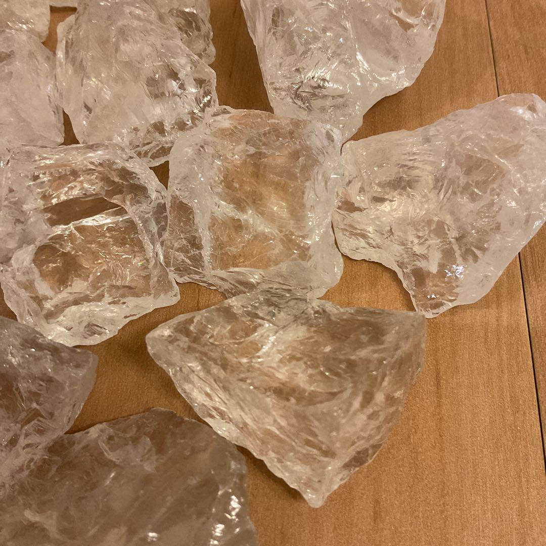 ラスト1点！ マダガスカル産　かち割り水晶　ガラスと真鍮のトレーセット