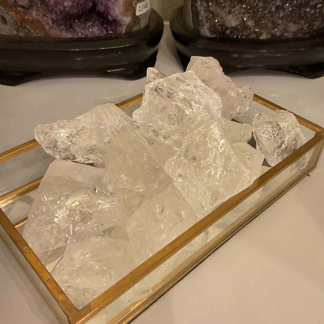 ラスト1点！ マダガスカル産　かち割り水晶　ガラスと真鍮のトレーセット
