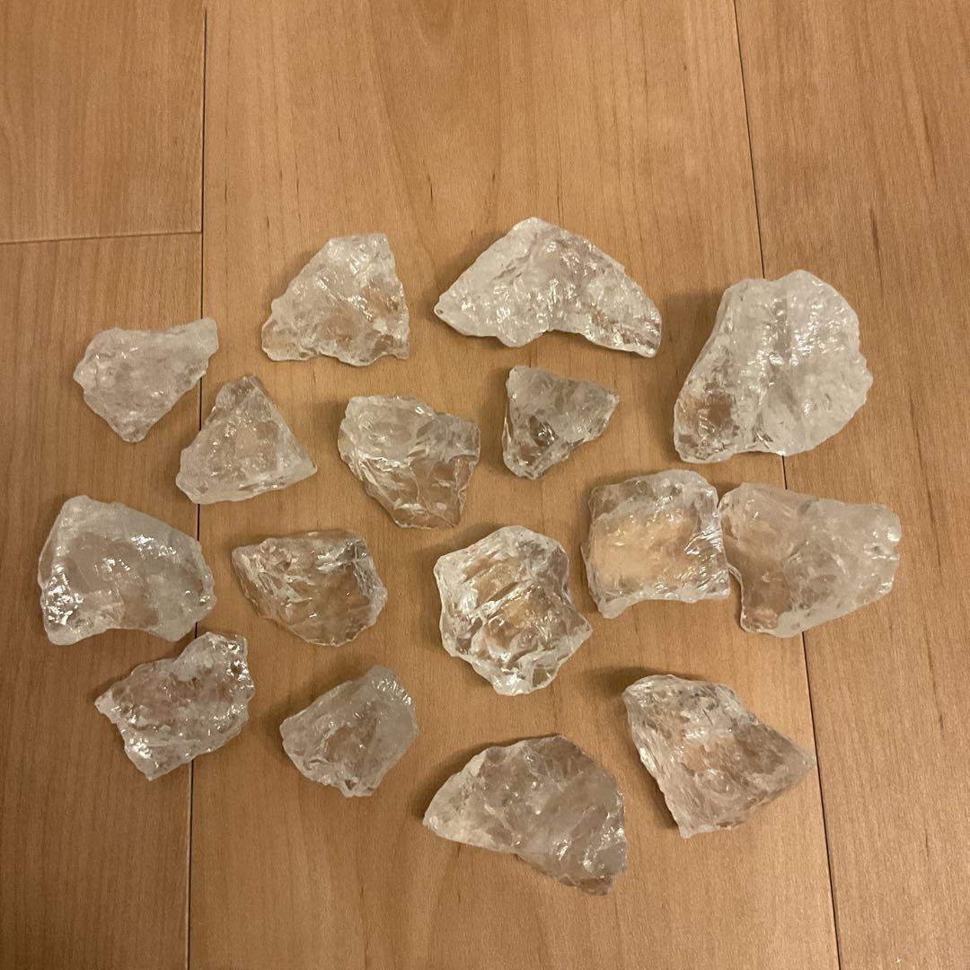 ラスト1点！ マダガスカル産　かち割り水晶　ガラスと真鍮のトレーセット