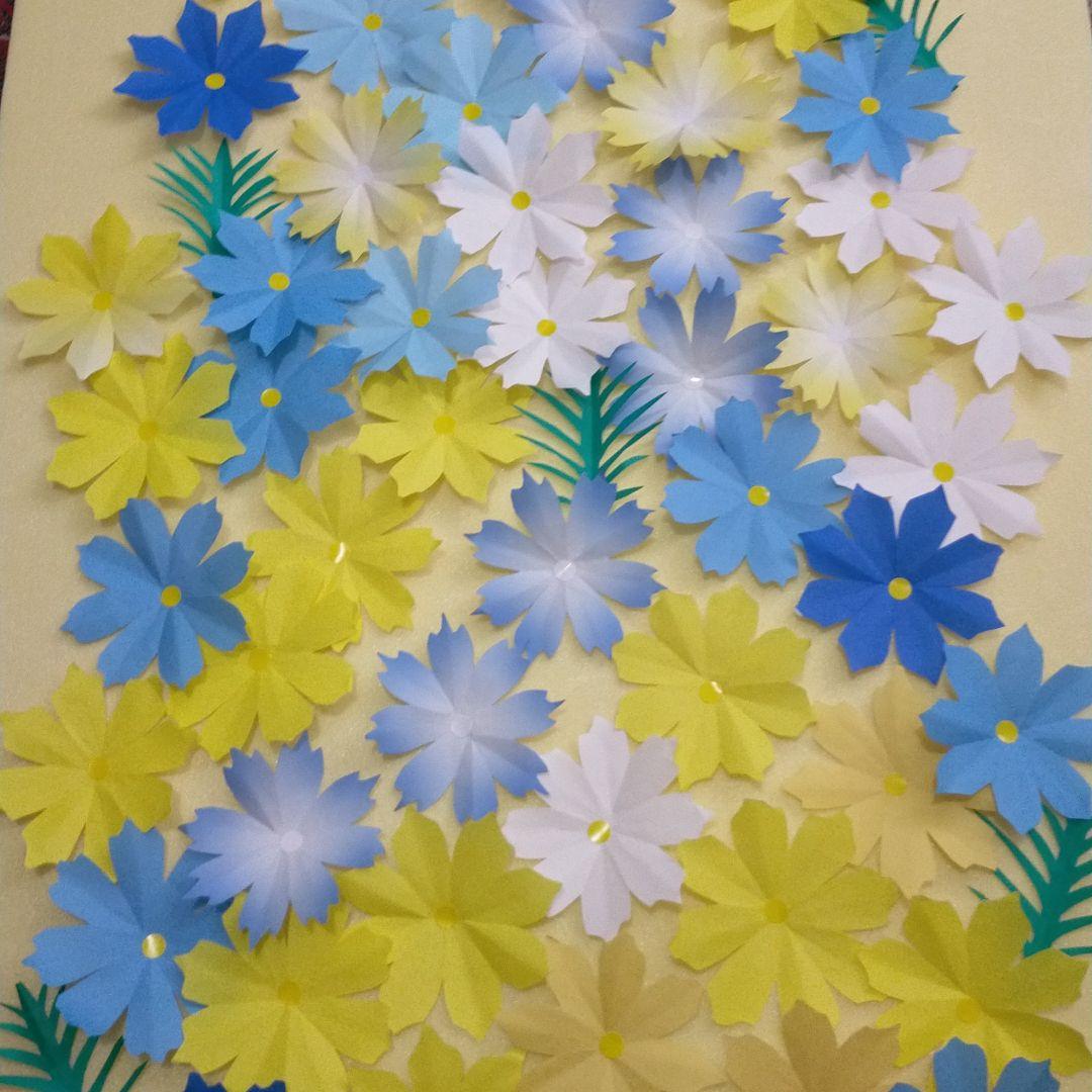 折り紙　秋の壁面飾り　切り花ブルー系コスモス　グランデーション含む50枚