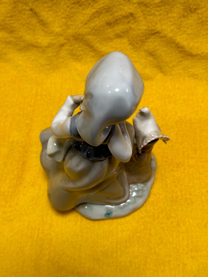 希少美品　リヤドロ　鳩と少女