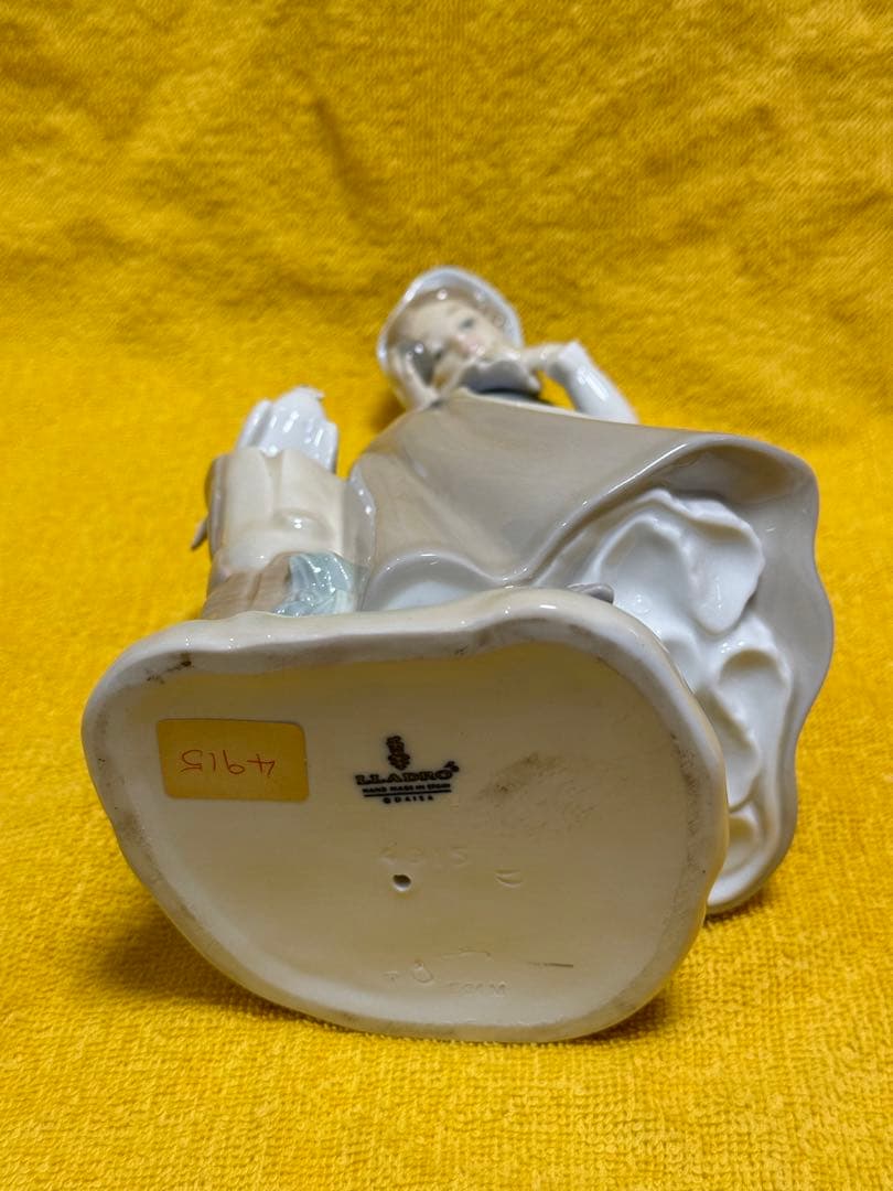 希少美品　リヤドロ　鳩と少女