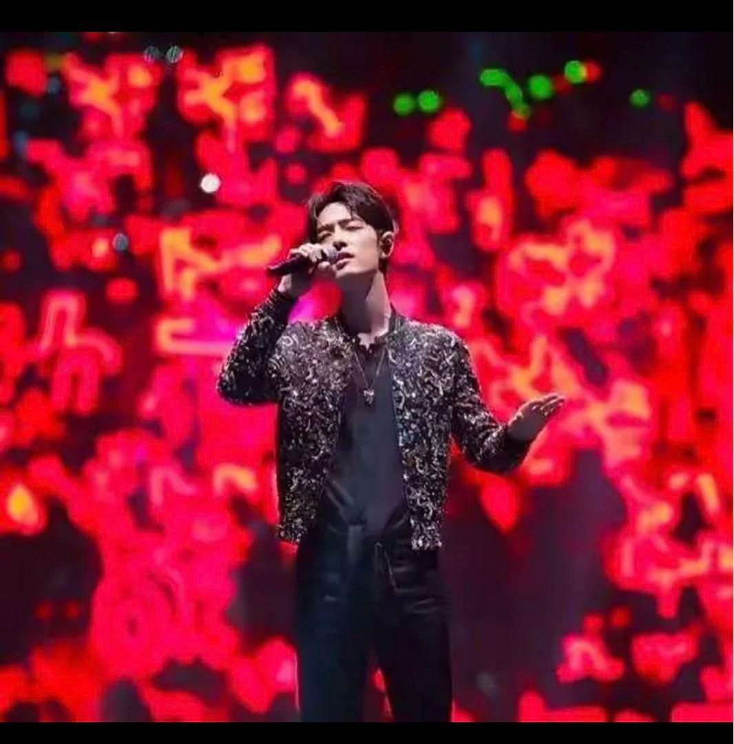 クリスマスセール一点限定　陳情令　肖戦　応援ツール　戦字LEDライト　一点のみ