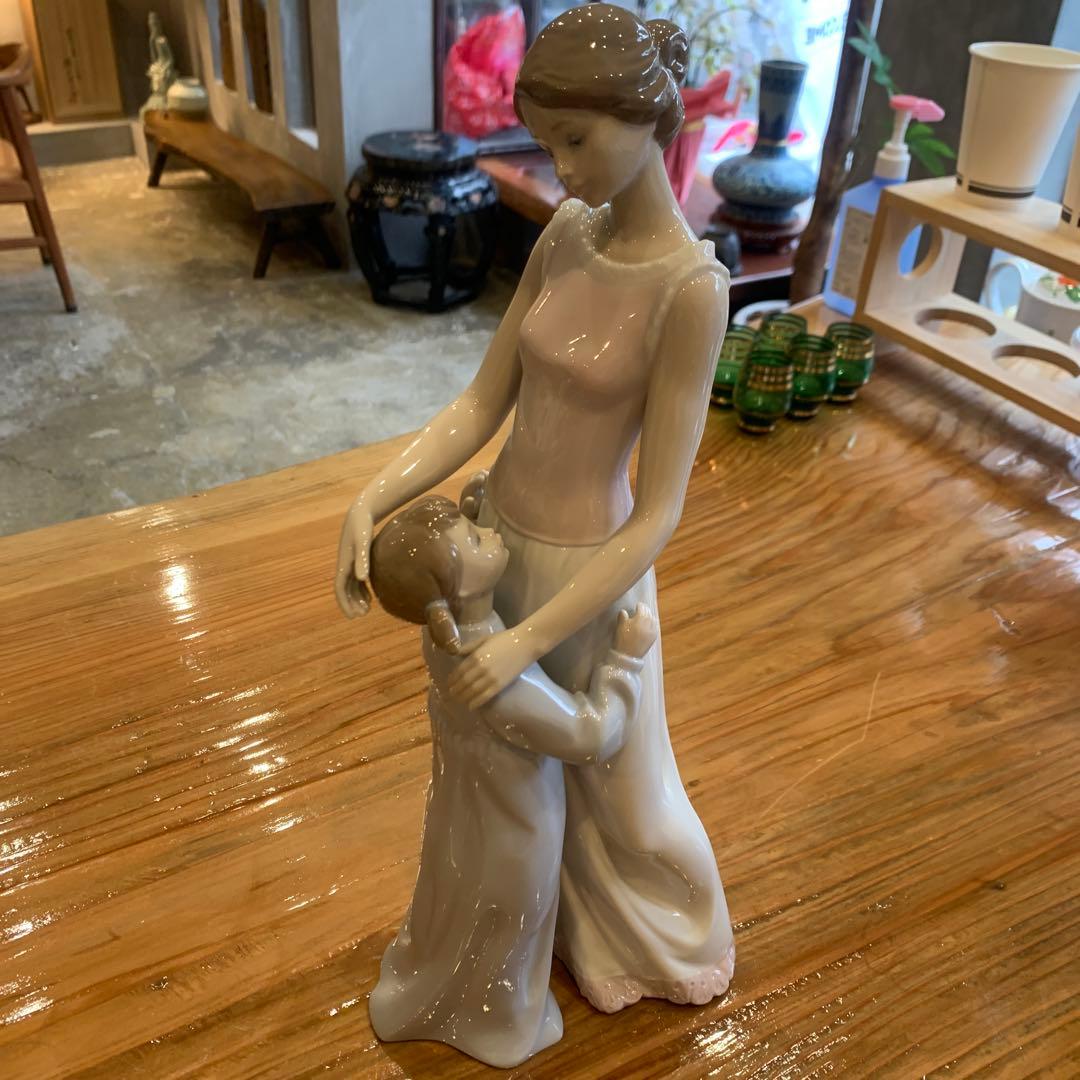 【南】リヤドロ　大好きなママ　置物　人形