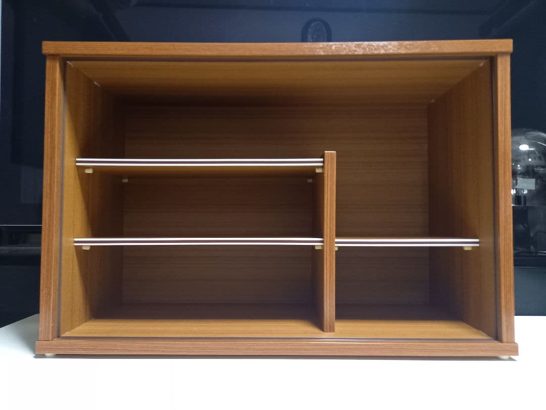 1970's ミッドセンチュリーモダン　ウッドショーケース　木製　ウォールラック