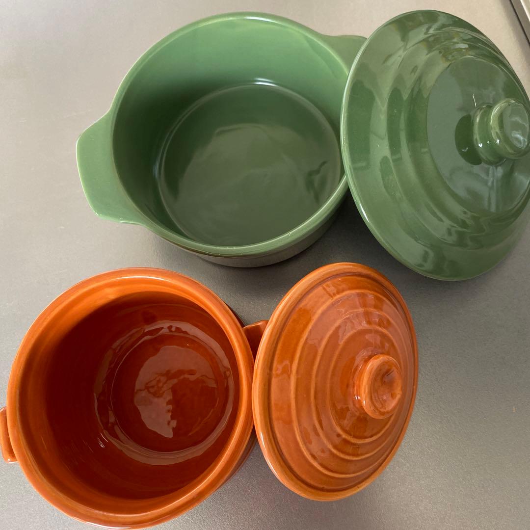 蓋付きの陶器　2種