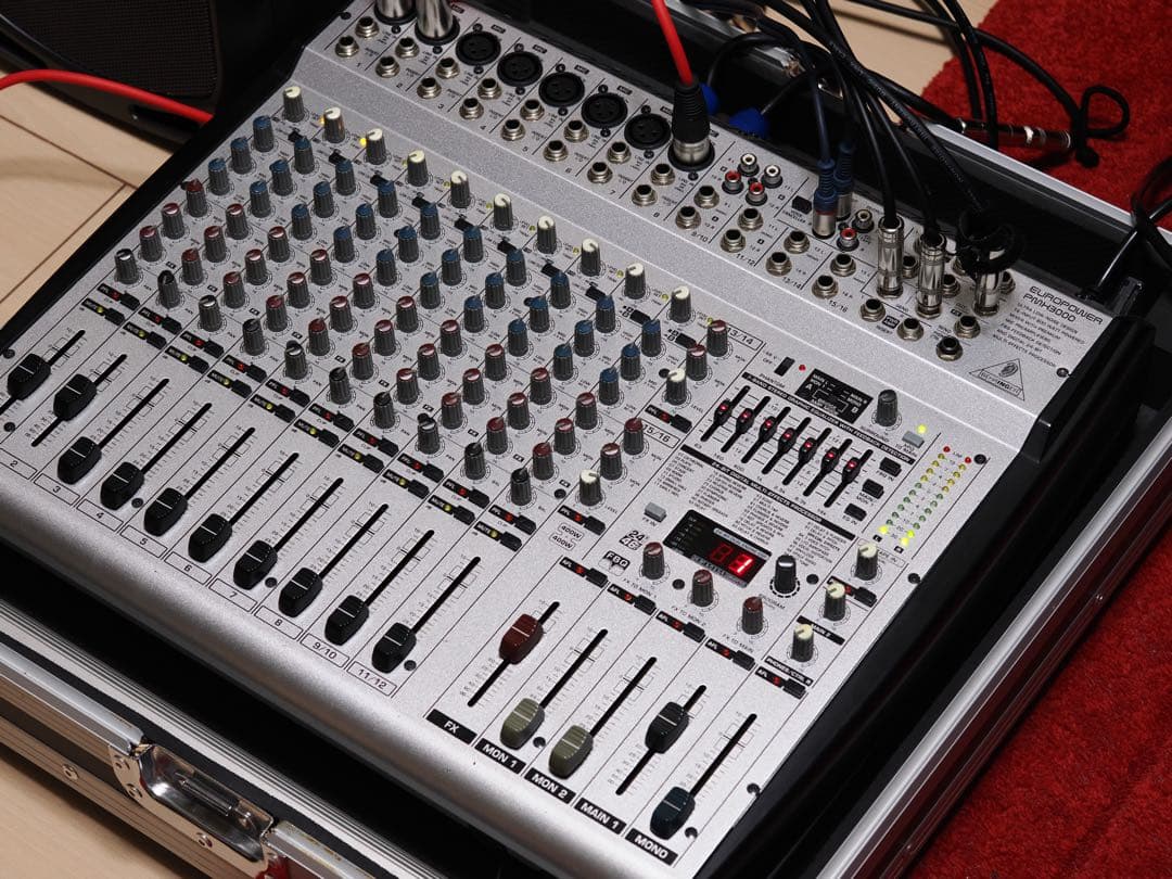 BEHRINGER PMH3000 ベリンガー パワードミキサー ケース付 - メルカリ